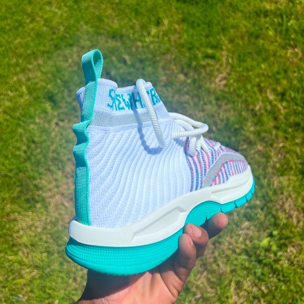 SIA Collective Sock Runners ✈️ FREE SHIPPING - Picture 3 of 9